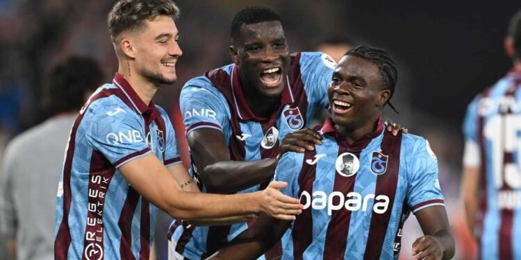 Müthiş üçlü 13 takımı geçti