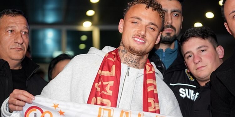 Noa Lang Galatasaray’a transfer sürecini açıkladı! “Osimhen ve Mertens ile…”