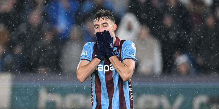 3 oyuncu kart sınırında