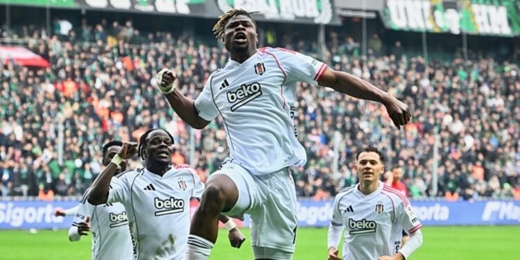 Agbadou hava yolları