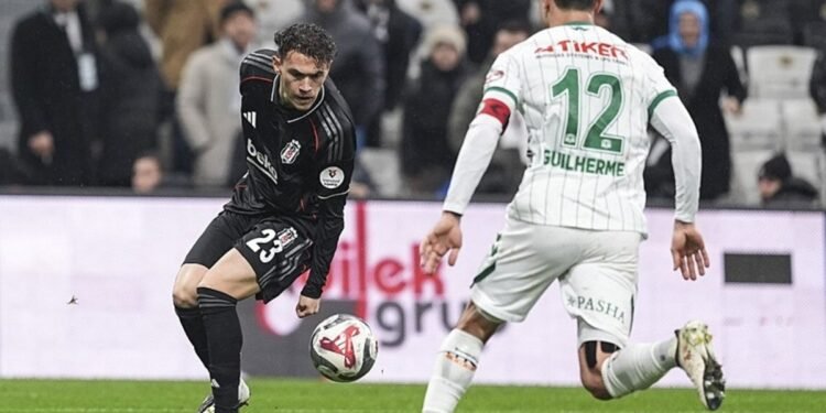 Asllani ve Toure ilk 11’e