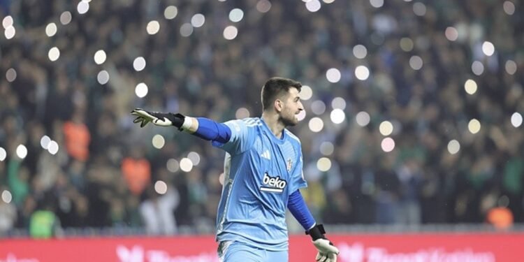 Beşiktaş taraftarından Ersin Destanoğlu’na tepki!