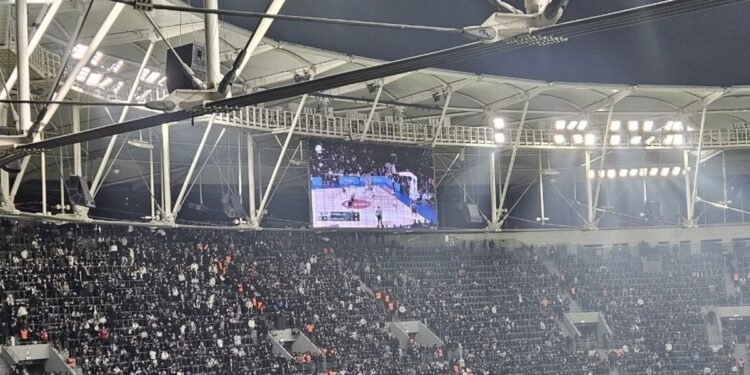 Beşiktaşlı taraftarlar devre arasında A Spor’daki dev finali izledi!