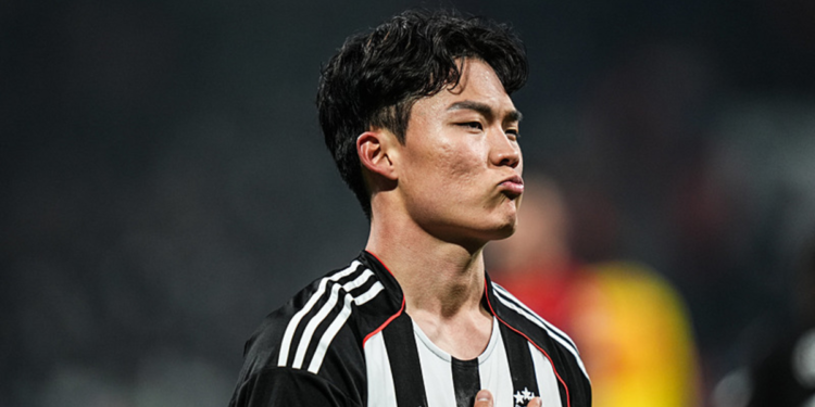 Beşiktaş’ta Hyeon-gyu Oh için imza günü düzenlendi