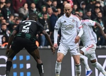 Çilingir Cerny sahnede