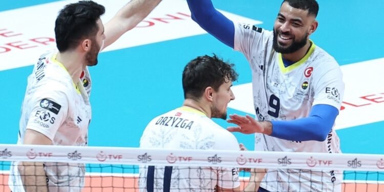 Fenerbahçe Medicana evinde set vermedi!