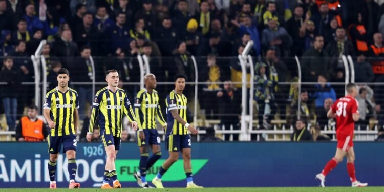Fenerbahçe – Nottingham Forest maçı sonrası flaş manşet: Bozguna uğrattılar!