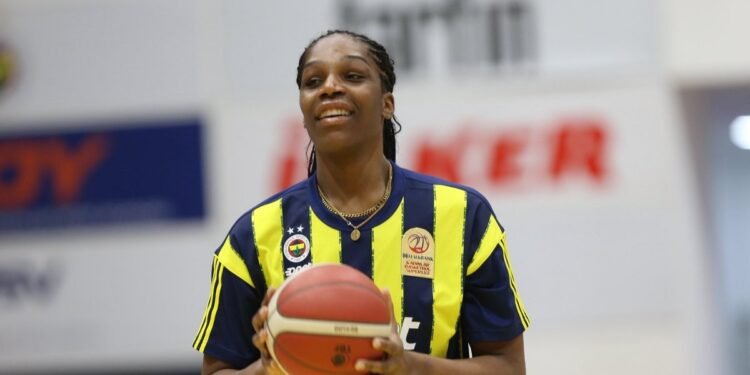 Fenerbahçe Opet evinde Nesibe Aydın’ı yendi!