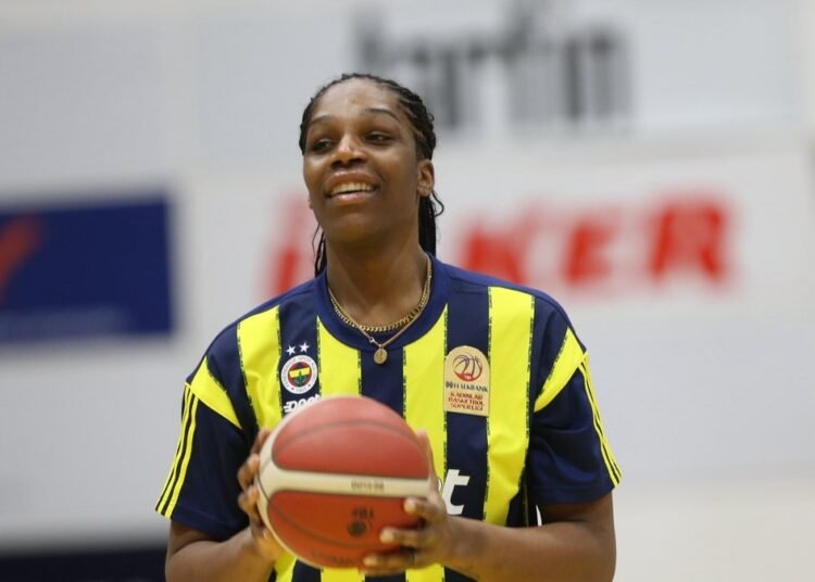 Fenerbahçe Opet evinde Nesibe Aydın’ı yendi!