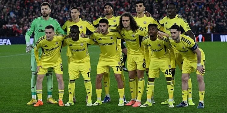 Fenerbahçe, Süper Lig’de Antalyaspor’a konuk oluyor!