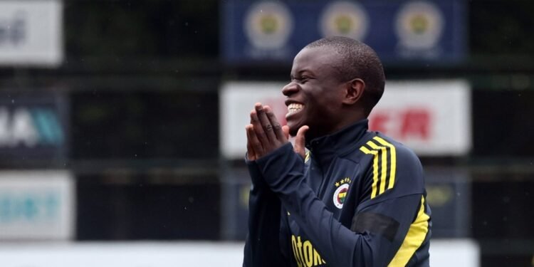 Fenerbahçe, Trabzonspor maçının hazırlıklarını tamamladı