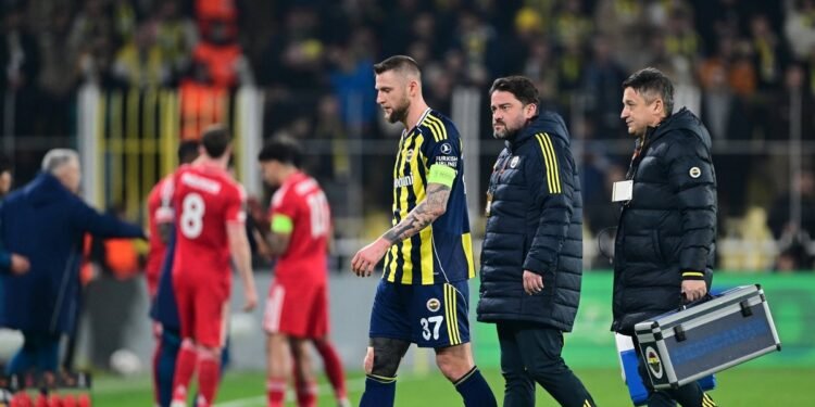 Fenerbahçe’de Skriniar endişesi! Sakatlığı beklenenden ciddi olabilir