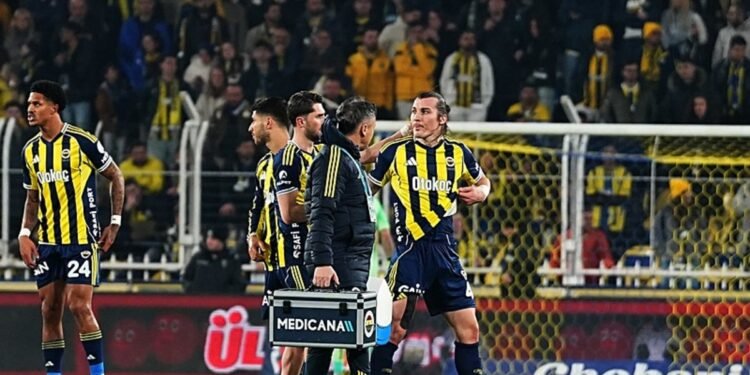 Fenerbahçe’de stoper sıkıntısı! Tedesco o isimlere görev verecek
