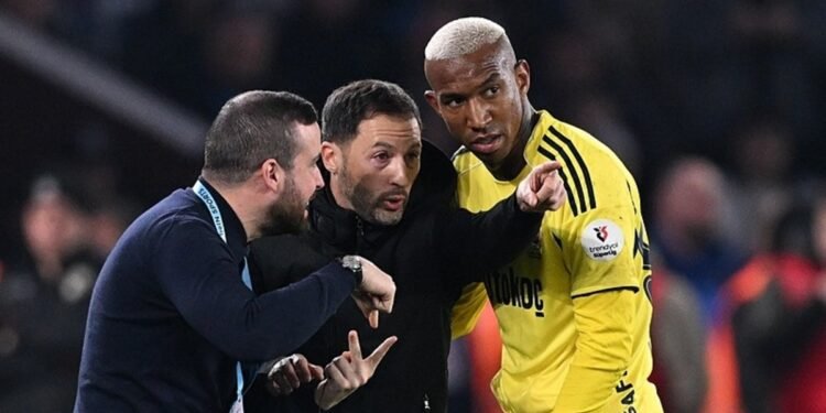 Fenerbahçe’de Tedesco kariyer zirvesine koşuyor! Sezonun geri kalanında 3 galibiyet daha alırsa…