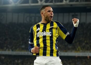Fenerbahçe’den ayrılan Youssef En-Nesyri’yi Al-Ittihad taraftarları çiçeklerle karşıladı!