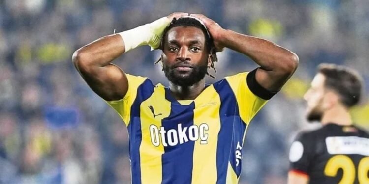 Fenerbahçe’nin eski yıldızı Allan Saint-Maximin’den olaylı veda!
