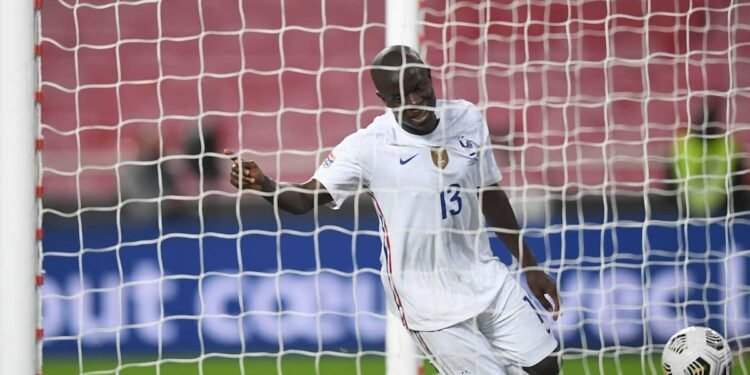 Fransa Milli Takımı’ndan Kante paylaşımı!