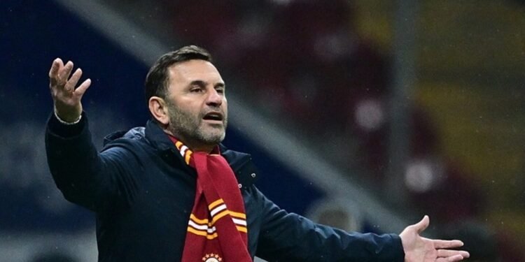 Galatasaray Teknik Direktörü Okan Buruk: Limitleri delenler var!