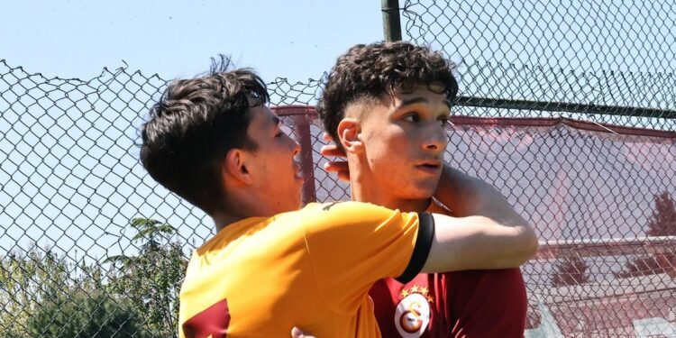 Galatasaray’da flaş ayrılık! Yeni sözleşmeyi imzalamadı