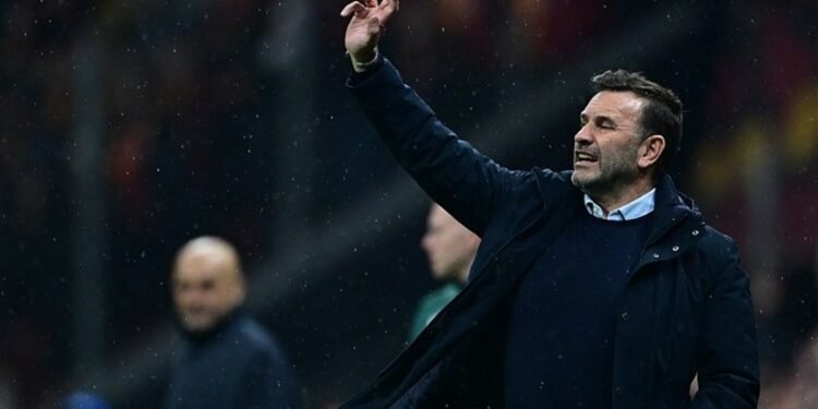 Galatasaray’da Okan Buruk’tan hakeme kırmızı kart isyanı!