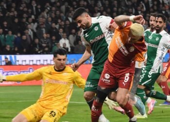 Galatasaray’ın golü ofsayta takıldı!