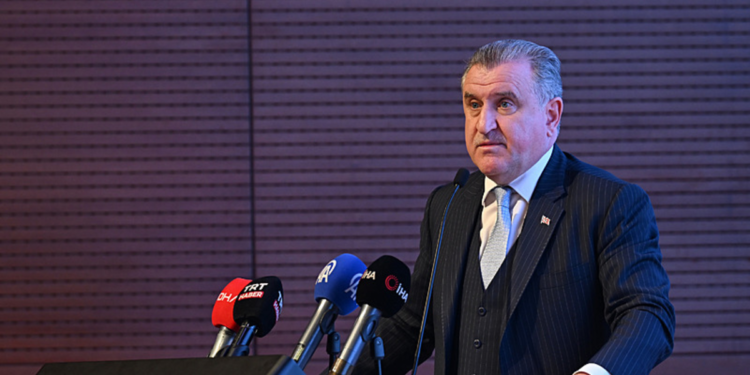 Gençlik ve Spor Bakanı, Fenerbahçe-Nottingham Forest maçını takip etti