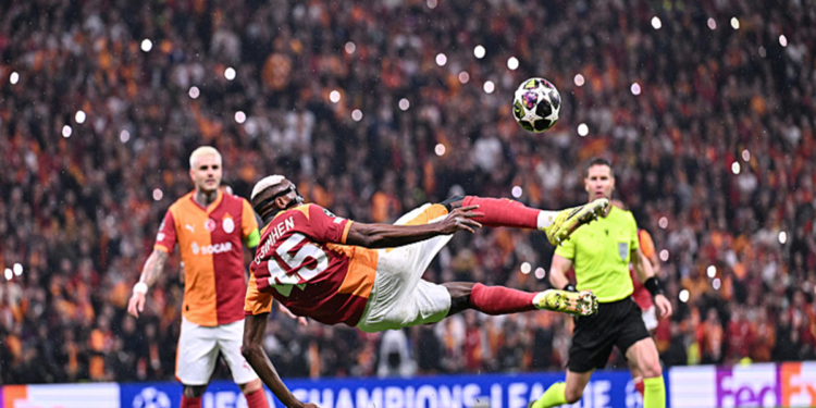 İç saha kralı Osimhen