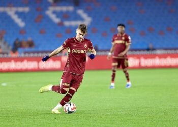 Muçi attı, attırdı, kahraman oldu