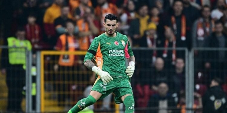 RAMS Park’ta inanılmaz an! Uğurcan Çakır öyle bir gole engel oldu ki…