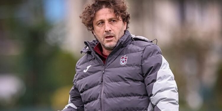 Sakin, öz güvenli ve tempolu