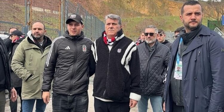 Serdal Adalı, Kocaeli deplasmanında taraftarlarla tribüne girdi!
