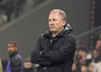 Sergen Yalçın’dan flaş tepki! “Maçın en az 15 dakika uzaması lazımdı”