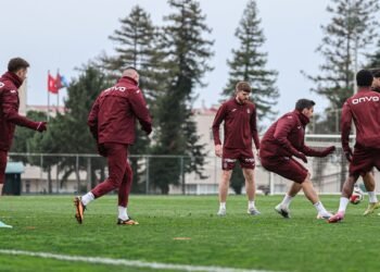 Trabzonspor’da Mısırlı.com.tr Fatih Karagümrük maçı hazırlıkları sürüyor