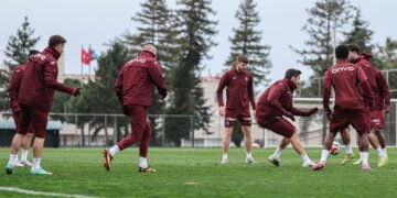 Trabzonspor’da Mısırlı.com.tr Fatih Karagümrük maçı hazırlıkları sürüyor