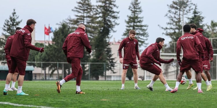 Trabzonspor’da Mısırlı.com.tr Fatih Karagümrük maçı hazırlıkları sürüyor