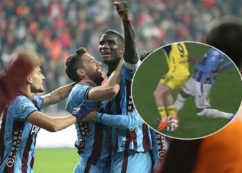Trabzonspor’un golünde Fenerbahçe’den faul itirazı!