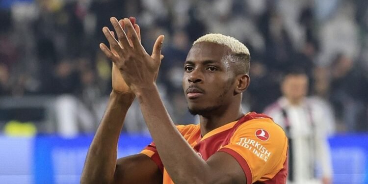 Victor Osimhen Galatasaray tarihine geçti!