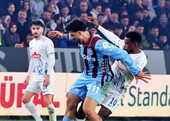 Alkışlar Ozan Tufan’a