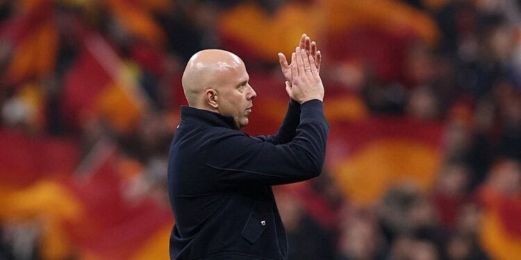 Arne Slot Galatasaray mağlubiyeti sonrası konuştu: Hayal kırıklığı diyemem ama…