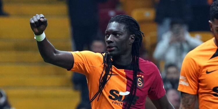Bafetimbi Gomis: Galatasaray bir ailedir!