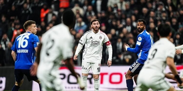 Beşiktaş-Kasımpaşa maçında penaltı kararı! İşte o pozisyon