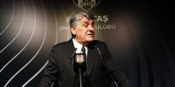 Beşiktaş Kulübü Başkanı Serdal Adalı iftar düzenledi