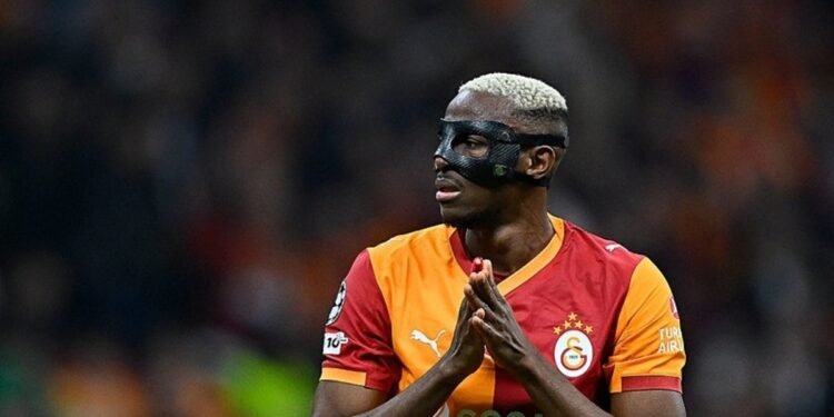 Dünya devlerinden İstanbul’a Osimhen çıkarması! Liverpool maçında izlediler