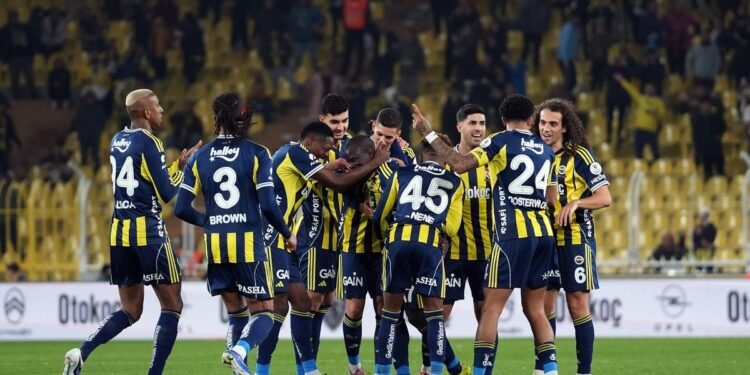 Fenerbahçe kasayı dolduracak! Üç isimden en az 40 milyon euro