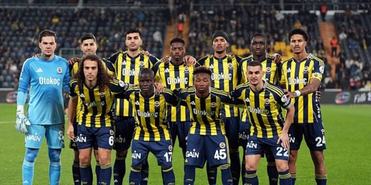 Fenerbahçe’de yaprak dökümü! Tam 11 isimle yollar ayrılacak