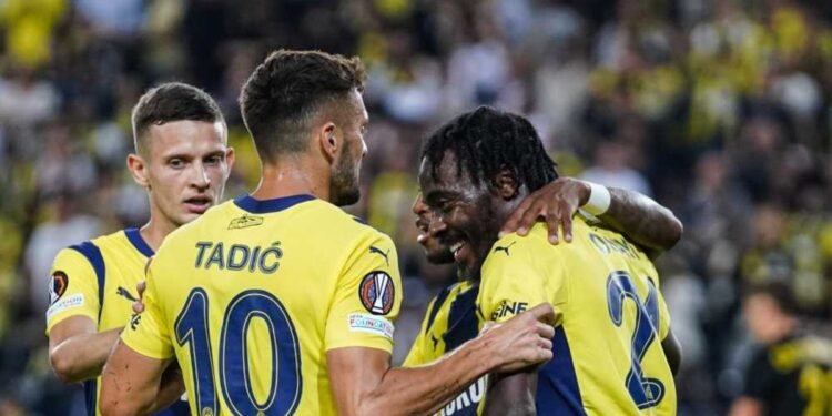 Fenerbahçe’den ayrılan yıldıza sert eleştiri!