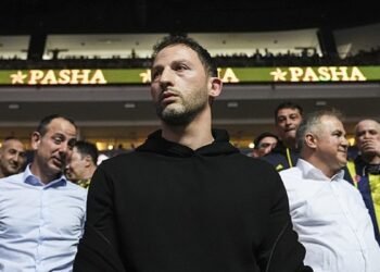 Fenerbahçe’den stoper operasyonu! İşte A ve B planları