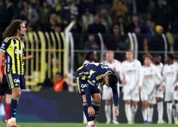 Fenerbahçeli futbolculardan Oğuzhan Çakır’a tepki! İlk yarının bitmesinin ardından…