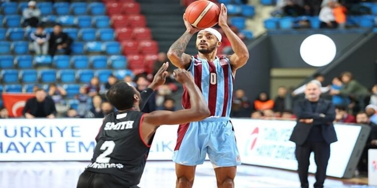 Fırtına’dan geçit yok