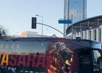 Galatasaray kafilesi Tüpraş Stadyumu’na geldi